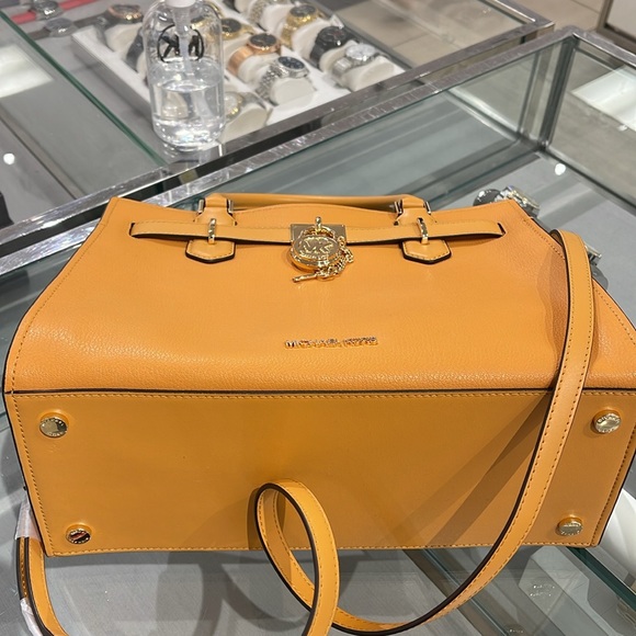 MICHAEL KORS HAMILTON MEDIUM SATCHEL
COLOR: Cider
NWT - Picture 8 of 16